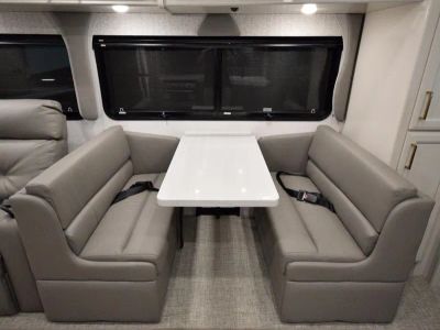 2026 Fleetwood BOUNDER - Photo 17