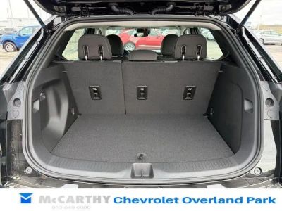2027 Chevrolet Bolt - Photo 13