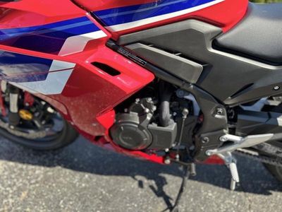 2025 Honda CBR500R - Photo 11