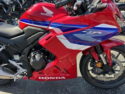 2025 Honda CBR500R - Photo 9