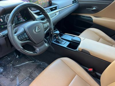 2020 Lexus ES - Photo 11