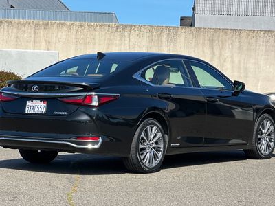 2020 Lexus ES - Photo 2