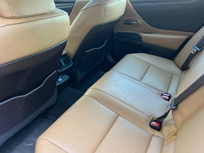 2020 Lexus ES - Photo 4