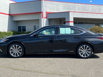 2020 Lexus ES - Photo 9