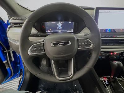 2023 Jeep Compass — photo 15 view