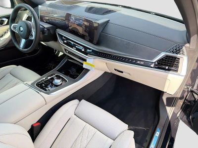 2026 BMW X5 — photo 14 view