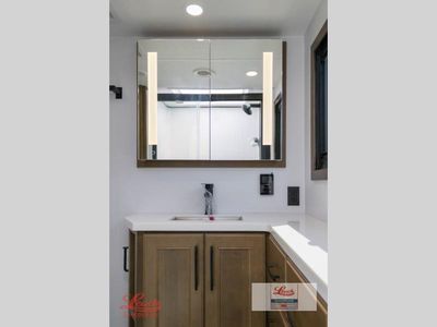 2026 Montana 3100RL - Photo 20