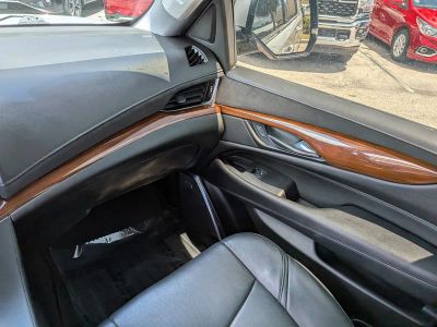 2019 Cadillac Escalade — photo 19 view