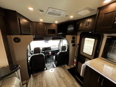 2022 Dynamax ISATA SERIES 3 - Photo 16
