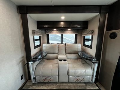 2022 Dynamax ISATA SERIES 3 - Photo 15