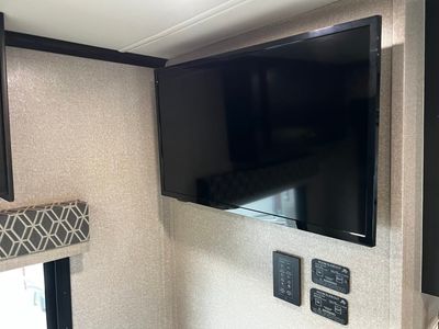 2022 Dynamax ISATA SERIES 3 - Photo 21