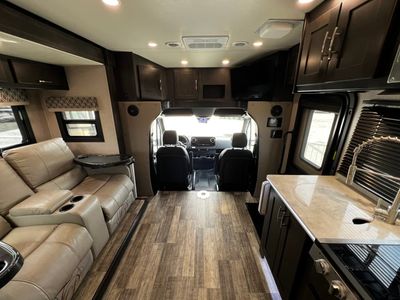 2022 Dynamax ISATA SERIES 3 - Photo 3