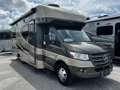 2022 Dynamax ISATA SERIES 3 - Photo 1