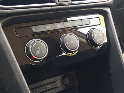 2024 Volkswagen Taos - Photo 18