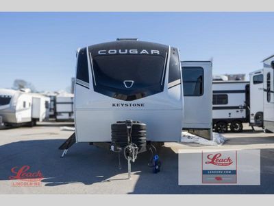 2026 Cougar Half-Ton 25FKD - Photo 3