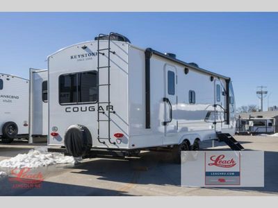 2026 Cougar Half-Ton 25FKD - Photo 8