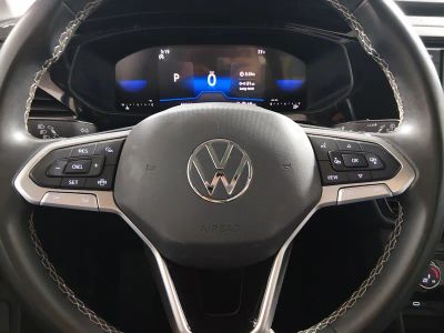 2023 Volkswagen Taos — photo 12 view