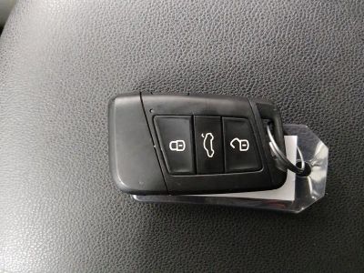 2023 Volkswagen Taos — photo 15 view