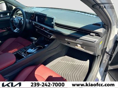 2026 Kia K5 — photo 13 view