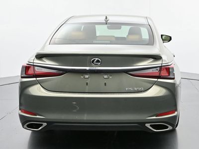 2025 Lexus ES - Photo 4