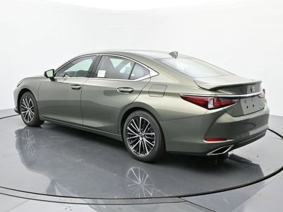 2025 Lexus ES - Photo 3