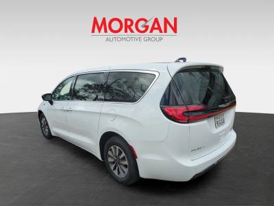 2024 Chrysler Pacifica — photo 7 view