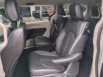 2024 Chrysler Pacifica — photo 15 view