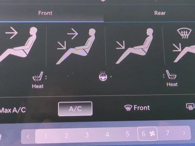 2024 Chrysler Pacifica — photo 25 view