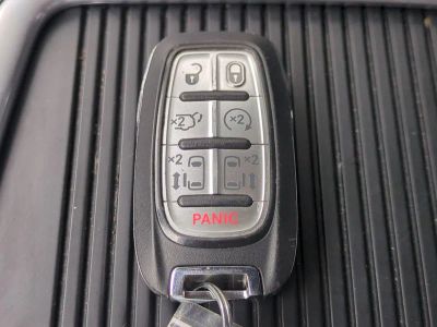 2024 Chrysler Pacifica — photo 32 view