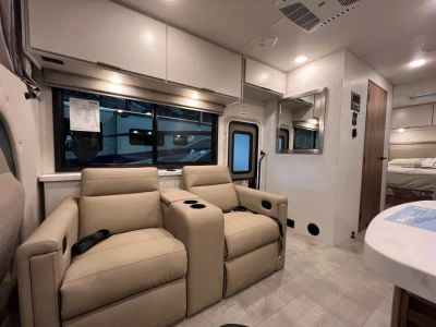 2027 Thor Motor Coach CHATEAU — photo 7 view