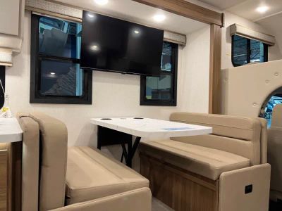 2027 Thor Motor Coach CHATEAU — photo 10 view