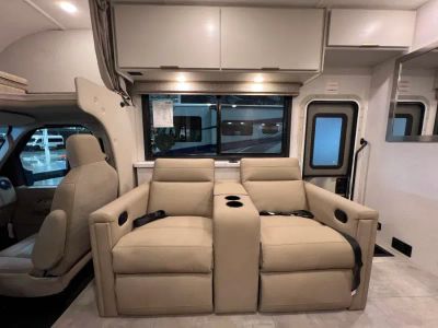 2027 Thor Motor Coach CHATEAU — photo 8 view