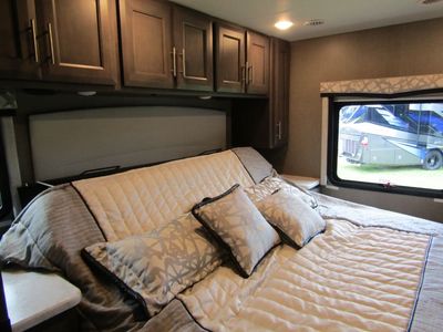 2022 Thor Motor Coach MAGNITUDE - Photo 16