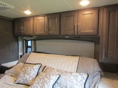 2022 Thor Motor Coach MAGNITUDE - Photo 18
