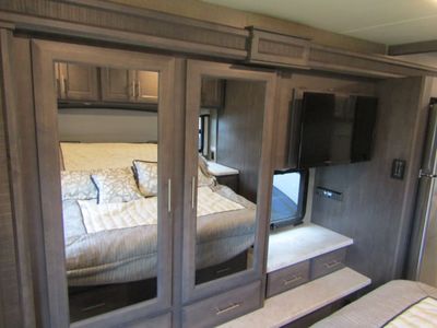 2022 Thor Motor Coach MAGNITUDE - Photo 19