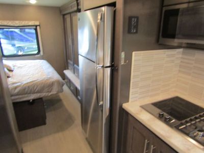 2022 Thor Motor Coach MAGNITUDE - Photo 10