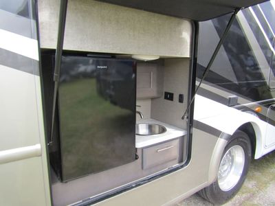 2022 Thor Motor Coach MAGNITUDE - Photo 24