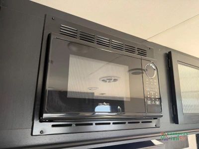 2022 Forest River RV Cherokee Grey Wolf — photo 15 view