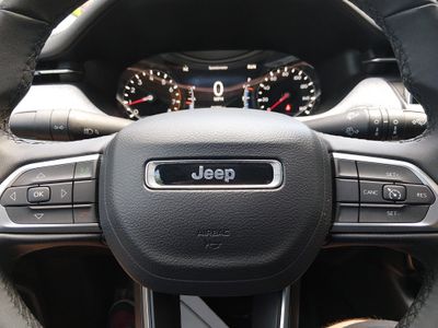 2024 Jeep Compass — photo 12 view