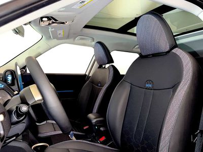 2025 MINI Countryman - Photo 18