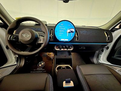 2025 MINI Countryman - Photo 11