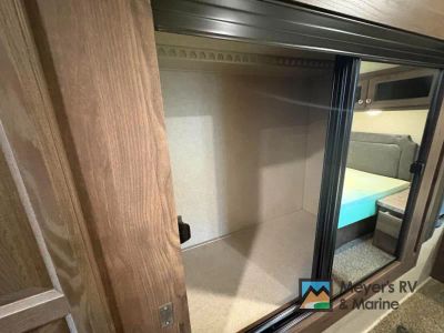 2018 Forest River RV Rockwood Signature Ultra Lite - Photo 29