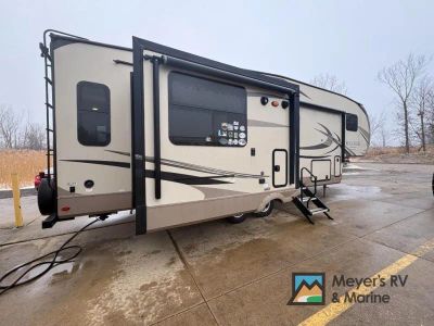 2018 Forest River RV Rockwood Signature Ultra Lite - Photo 5