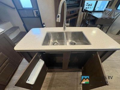 2018 Forest River RV Rockwood Signature Ultra Lite - Photo 19