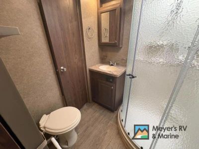 2018 Forest River RV Rockwood Signature Ultra Lite - Photo 33