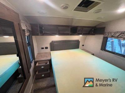 2018 Forest River RV Rockwood Signature Ultra Lite - Photo 27