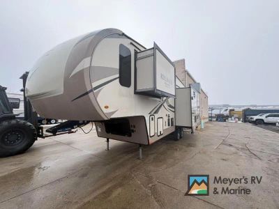 2018 Forest River RV Rockwood Signature Ultra Lite - Photo 3