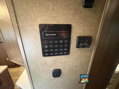 2018 Forest River RV Rockwood Signature Ultra Lite - Photo 25