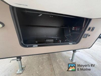 2018 Forest River RV Rockwood Signature Ultra Lite - Photo 6