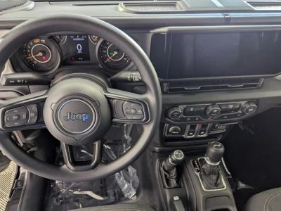 2026 Jeep Wrangler — photo 15 view